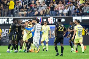 Chivas: Aficionada del Rebaño atacó a un seguidor del América y el video se viralizó