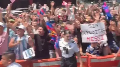 Insultan a aficionada de Rayados desde el autobús del Inter Miami por mensaje “Sin ayudas Messi”