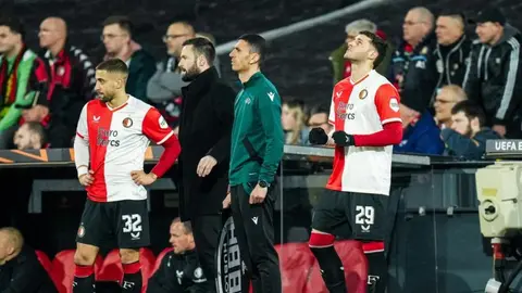Santiago Giménez fue cambio en empate de Feyenoord ante Roma en Europa League