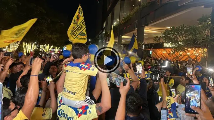 Afición azulcrema recibe a América con serenata previo al juego ante Atlas