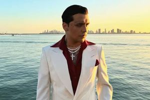 Christian Nodal aparece con dentadura de diamantes, ¿Cuánto vale?