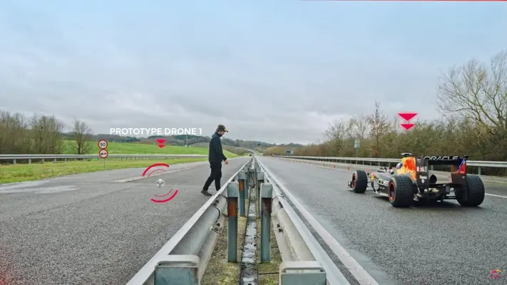 Red Bull desarrolla dron capaz de seguir a 350 k/h al RB20 de Verstappen y Checo