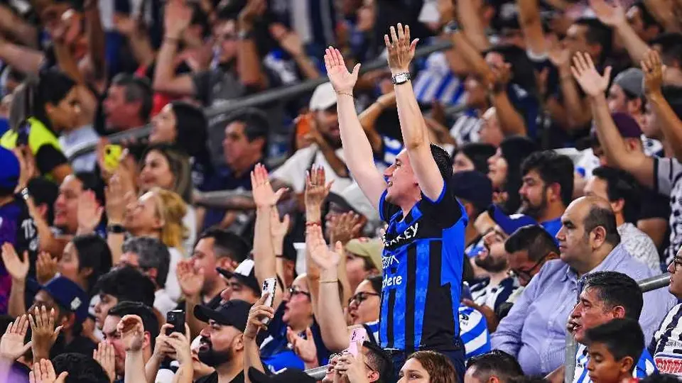 ¡Listos para enfrentar a Inter Miami! Aficionados de Rayados corean “Messi tiene miedo”