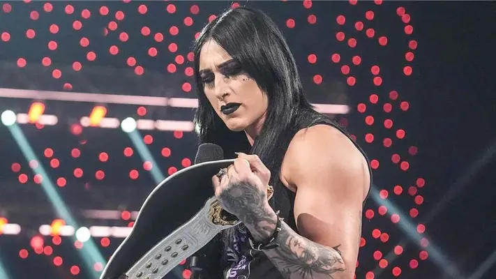 WWE: Rhea Ripley confirma su lesión en el hombro y deja vacante el Women's World Championship