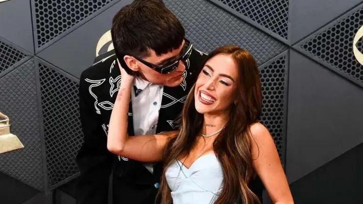 ¿Ya terminaron? Peso Pluma captado con mujer en Las Vegas; Nicki Nicole borra sus fotos juntos
