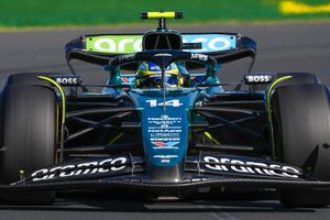 Fernando Alonso, penalizado por la FIA tras accidente de Russell en el GP de Australia