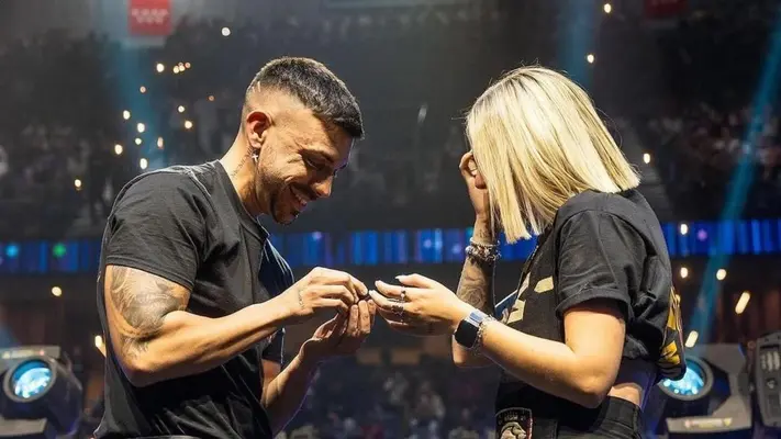 ¡Viva el amor! DJMariio le pide matrimonio a Noe en pleno final four de la Kings League