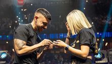 ¡Viva el amor! DJMariio le pide matrimonio a Noe en pleno final four de la Kings League