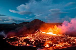 Barreras antilava, salvan ciudad en Islandia