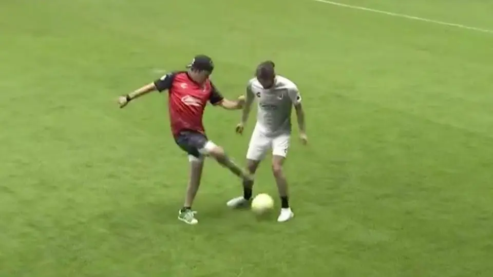 ¡Qué clase! Jimmy de 'Pongámoslo a Prueba' hace increíble túnel en la People's League