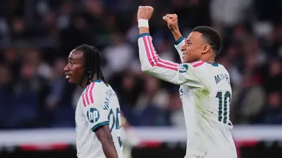 Real Madrid golea al Sevilla y llega encendido al Clásico