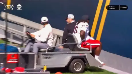 Carrito de asistencia golpea a jugador lesionado de Cincinnati contra una pared
