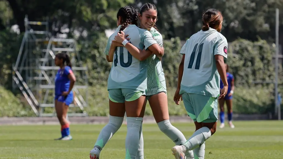 La Selección Mexicana Femenil Sub-17 en festejo de gol | IMAGO 7