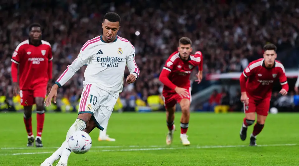 Kylian Mbappé marca gol de panenka ante el Sevilla | AP