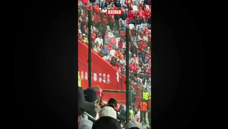 Aficionados de Toluca intentan agredir al Gato Ortiz tras partido contra Atlético de San Luis