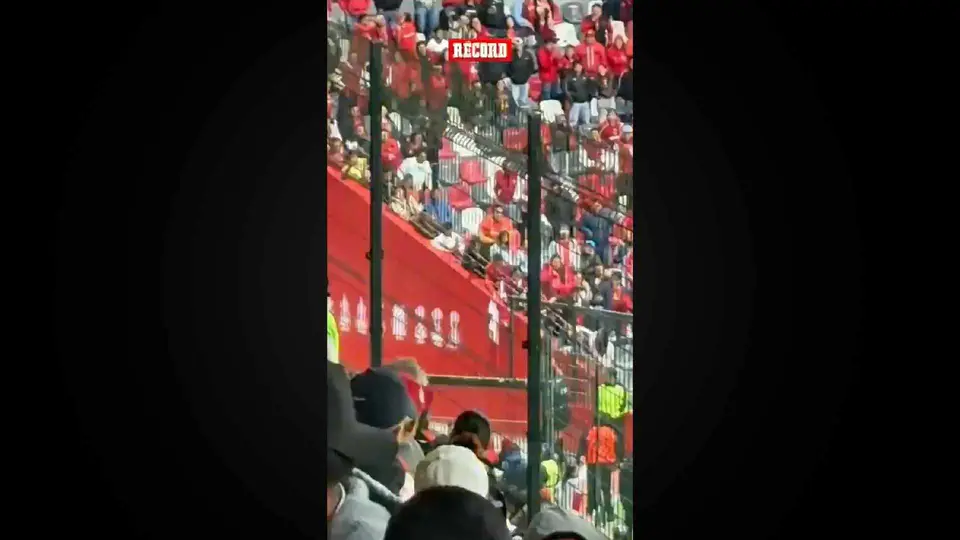 Aficionados de Toluca intentan agredir al Gato Ortiz tras partido contra Atlético de San Luis