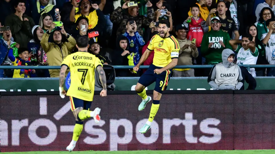 Henry Martín festeja su séptimo gol del Apertura 2026 conseguido ante León | MexSport