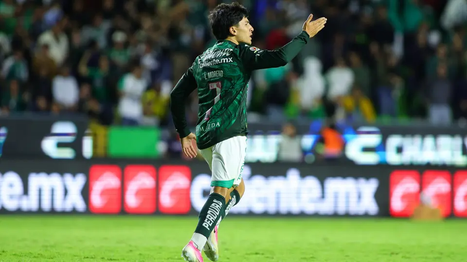 ¿Malagón pudo hacer más? Iván Moreno recorta distancias ante América con un auténtico 'bombazo'