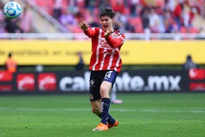¡Ant Ball Z! 'Hormiga' González festeja gol ante Querétaro con un ‘Kame Hame Ha’
