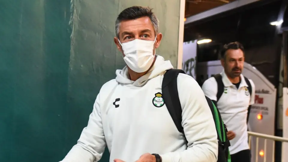 Pedro Caixinha recuerda despido de Santos Laguna durante la pandemia: "Me dejaron tirado en Canadá"