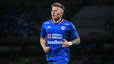 Houston mejoró su propuesta a Cruz Azul por Bogusz