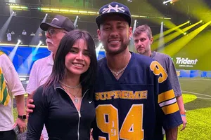 Alana presume foto con Neymar y enciende las redes sociales
