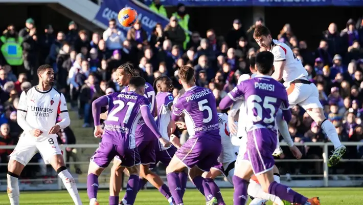 AC Milan rescató empate contra Fiorentina, pero dejó ir puntos en la lucha por el campeonato