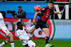 Por la mínima: AC Milán derrotó a Cagliari y toma la punta de la Serie A