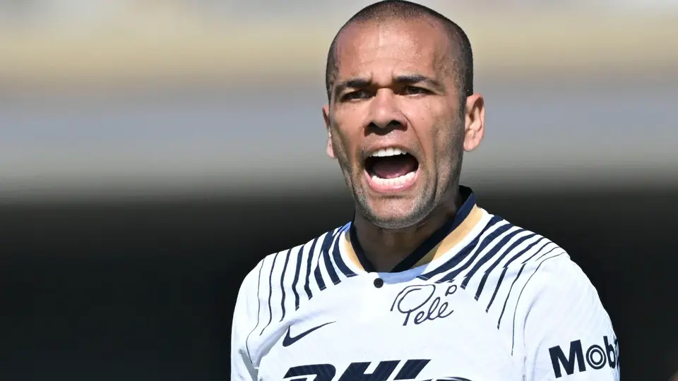 OFICIAL: Dani Alves vuelve al futbol con club portugués a sus 42 años
