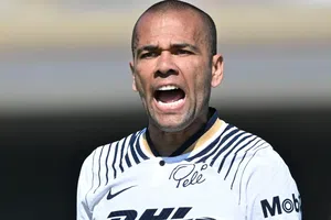 OFICIAL: Dani Alves vuelve al futbol con club portugués a sus 42 años