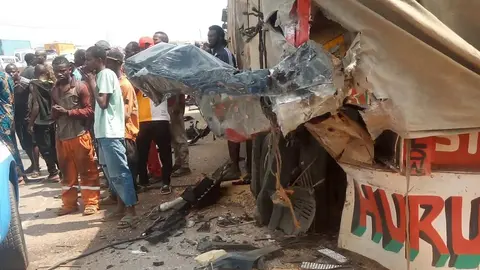 Anthony Joshua sufre accidente automovilístico en Nigeria y coche termina destrozado