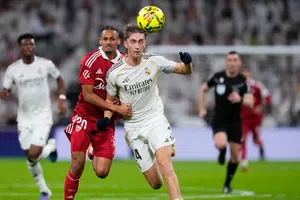 Dean Huijsen se vuelve tendencia en redes sociales al medir fuerzas con un tigre