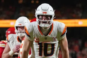 Broncos consigue su primera victoria en Kansas City desde el 2015