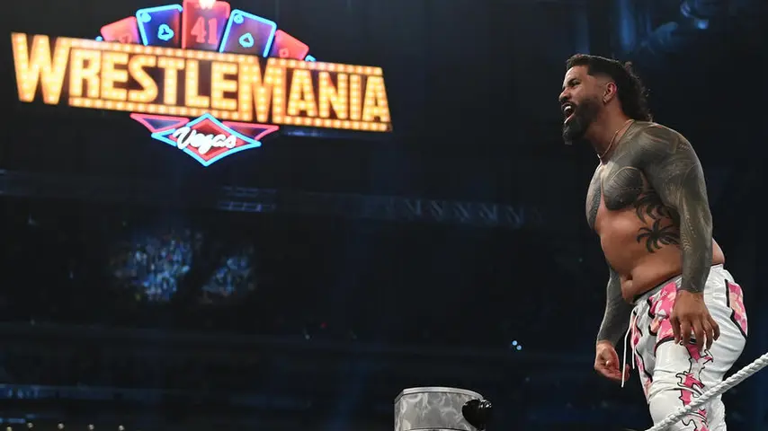 El momento más polémico del año | wwe.com
