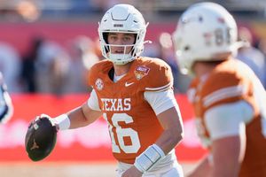 Arch Manning, con cuatro TD's y la familia en el palco, se lleva el Citrus Bowl