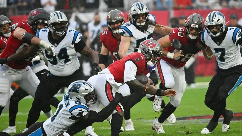NFL 2025: ¿Con triple empate en marca, quién gana la NFC Sur?