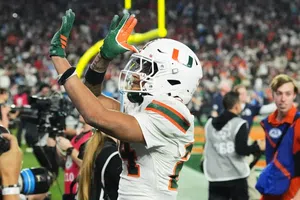 Miami regresa a casa con oportunidad de título nacional tras vencer 31-27 a Ole Miss en Fiesta Bowl