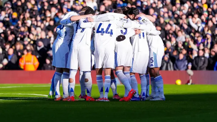 Leeds United confirma el fallecimiento de un aficionado previo a duelo ante Manchester United