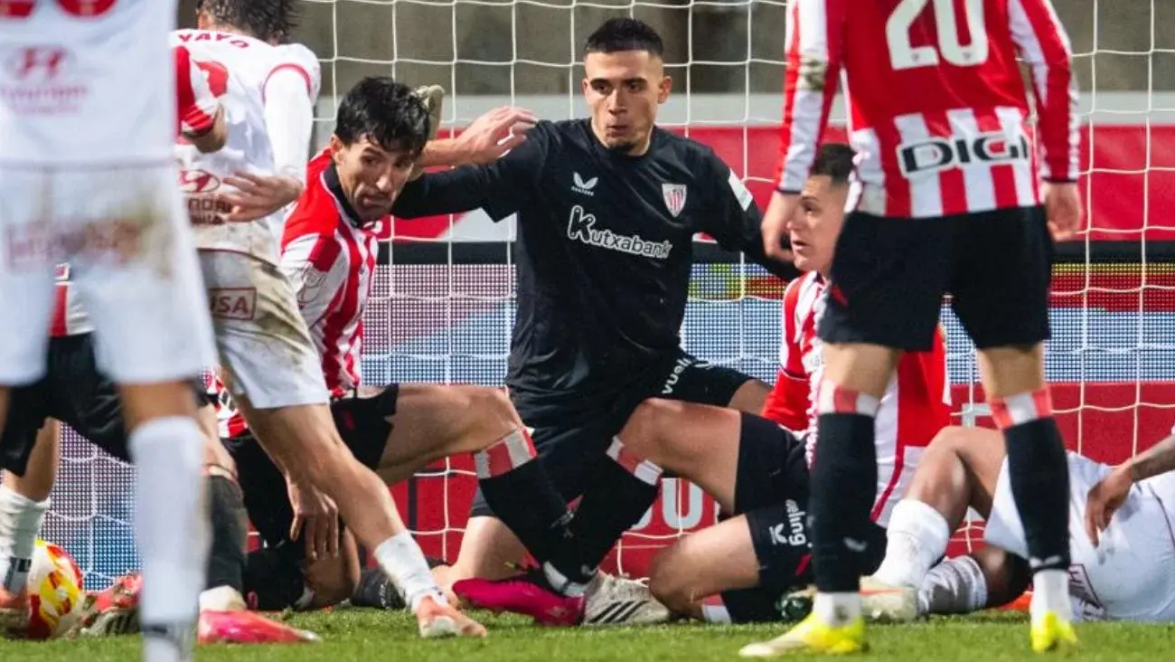 Alex Padilla, arquero mexicano del Athletic Club | X: @AthleticClub