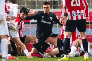 Alex Padilla titular en la victoria de Athletic Club en Copa del Rey