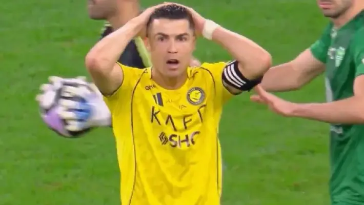 Cristiano Ronaldo hace el oso con falla ridícula
