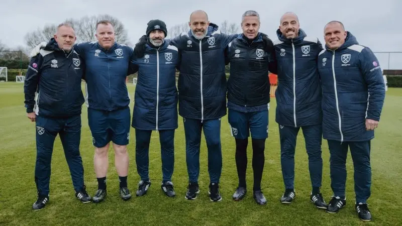 Paco Jémez en su primera práctica con West Ham | X: @WestHam