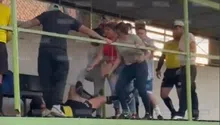 VIDEO Mujeres golpean a árbitro tras derrota de su equipo