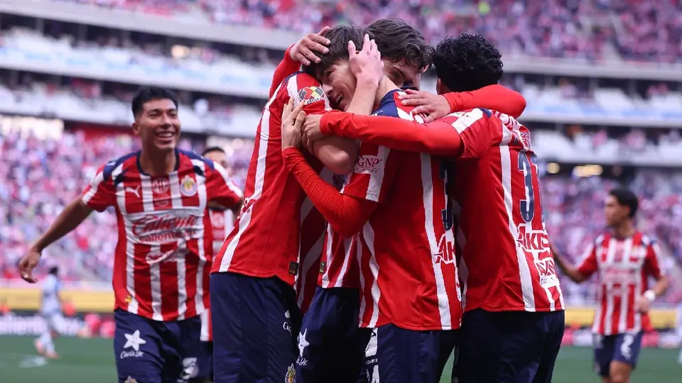Hormiga González y Brian Gutiérrez ilusionan en Chivas en el inicio del Clausura 2026
