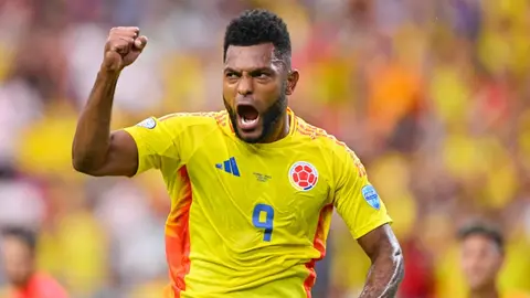 Borja ya está en Cruz Azul, ¿Por qué no habló ni firmó autografos?