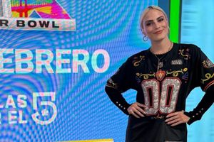 Valeria Marín 'se engancha' con afición en redes sociales: "Están bien al pendiente"