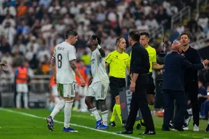 ‘Te va a echar Florentino’: Cholo Simeone y Vinicius Júnior protagonizaron 'fuerte' discusión en el Derbi