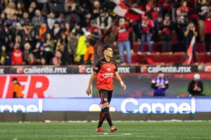 El emotivo adiós de Joe Benny Corona con los Xolos de Tijuana; Nacho Rivero entró en su lugar