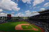 Reales de Kansas City acercan los muros del estadio Kauffman para aumentar la ofensiva