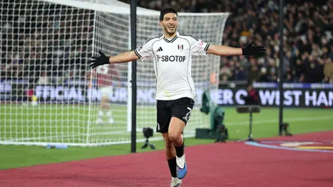¡Héroe! Raúl Jiménez da la victoria al Fulham contra West Ham con gol en los últimos minutos